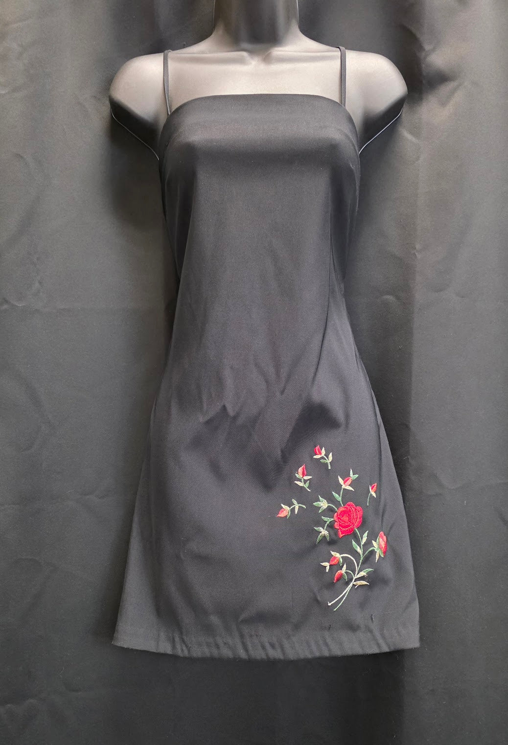 Simple Woven Sheath Style with Rose Embroidery