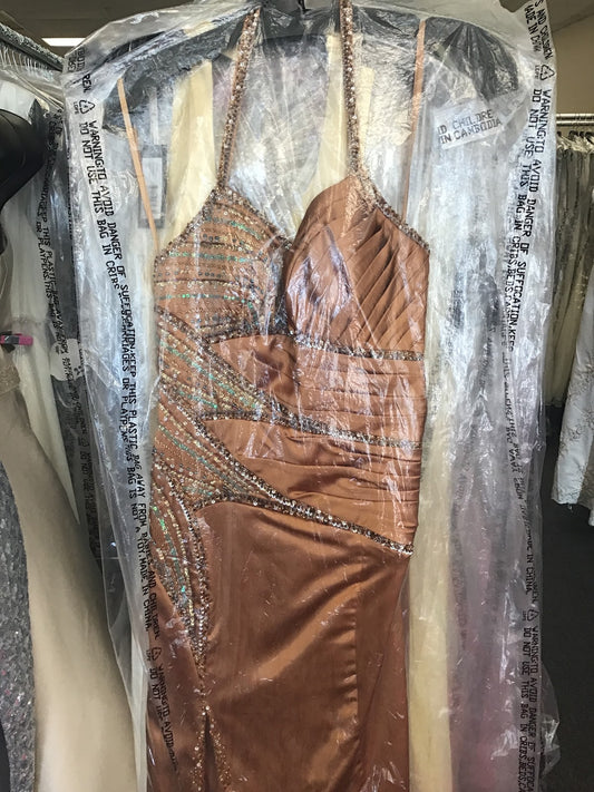 Thin straps with blue beading